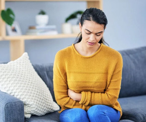 Khi bị táo bón mà xuất hiện một trong những dấu hiệu sau, chuyên gia cảnh báo bạn nên đi khám càng sớm càng tốt