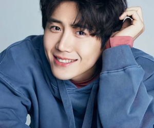 Báo Hàn hé lộ danh tính bạn gái của Kim Seon Ho: Tầm ảnh hưởng cực lớn, liệu có phải 'gái ngành' như lời đồn?