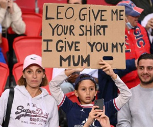 MXH bùng nổ khi Messi 'lèo lái' PSG đánh bại RB Leipzig