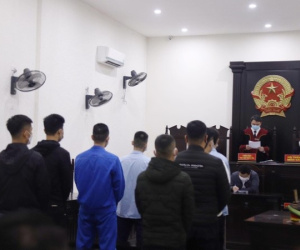 Cựu trung tá công an thuê đàn em tạt axit, nước sôi vào 2 thuộc cấp