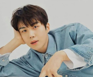 Một tài khoản ẩn danh tự nhận quen biết cả Kim Seon Ho và bạn gái cũ thông báo sẽ vạch trần mọi sự thật vào ngày 25/10