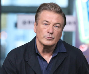 Xót xa động thái của tài tử Alec Baldwin ngay khi bị điều tra vì bắn chết người kinh hoàng ở phim trường