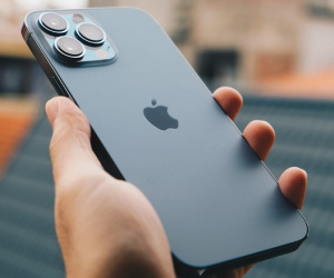 Mở hộp iPhone 13 Pro Max chính hãng đang 'cháy hàng' tại Việt Nam