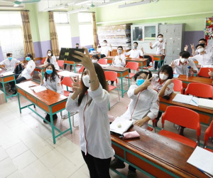 Hà Nội lý giải việc thận trọng mở cửa trường, đón học sinh đi học trở lại