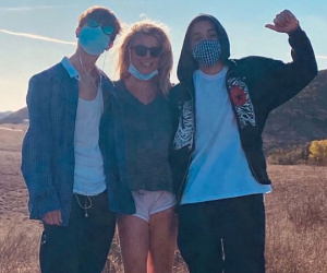 Britney Spears 'giật mình' khi hai con lớn nhanh