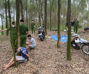 Vụ cảnh sát vây ráp sới bạc khủng trong rừng: Đại ca cầm đầu ra đầu thú sau 4 ngày bỏ trốn