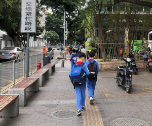 Trung Quốc thông qua luật giảm tải cho học sinh