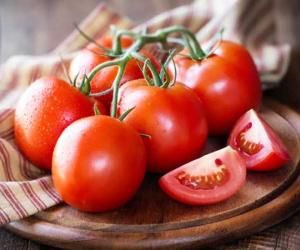 Giảm cân nhờ ăn cà chua hằng ngày