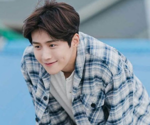 Dispatch tung bằng chứng lật ngược vụ ồn ào tình ái của Kim Seon Ho, phủ nhận cáo buộc của bạn gái cũ