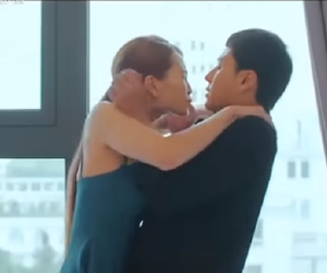 11 tháng 5 ngày tập 39: Trang cưỡng hôn Đăng bất chấp Nhi ngay bên cạnh, nam chính cuống cuồng giải thích khi bí mật bị lộ