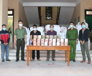 Bắt đối tượng buôn bán gần 2 tấn pháo nổ