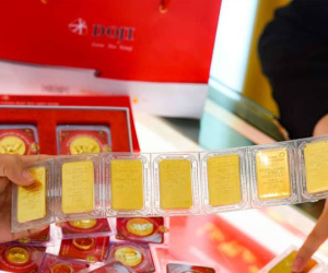 Giá vàng hôm nay 27/10: Tăng dữ dội, hướng đến mốc 59 triệu