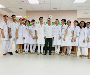 NS Công Lý tươi tắn xuất viện sau 3 tháng điều trị sức khoẻ, bà xã lên tiếng làm rõ loạt đồn đoán thất thiệt
