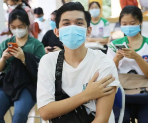 Những học sinh đầu tiên ở TP.HCM được tiêm vaccine Covid-19: 'Em mong được đi tiêm nhưng cứ thấy mũi kim là em sợ'