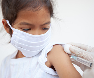 Mỹ đề xuất tiêm vaccine Pfizer cho trẻ em 5-11 tuổi