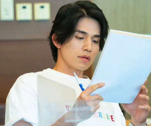 Lee Dong Wook khoe nhan sắc cực phẩm tại buổi đọc kịch bản phim mới