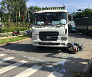 TP.HCM: Người phụ nữ bị xe container kéo lê, tử vong trên đường đi làm