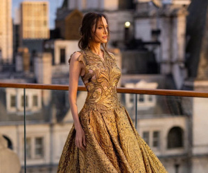 Khoảnh khắc làm cả thế giới chao đảo của Angelina Jolie: Gương mặt đẹp như tượng tạc, body đỉnh cao được tôn lên trọn vẹn trong bộ cánh lộng lẫy