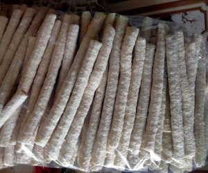 Món quà quê cũ hút khách, chỉ là đậu lạc mà đắt ngang cân thịt