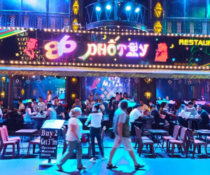 Đề xuất mở vũ trường, karaoke, quán bar, hàng rong... tại TP HCM