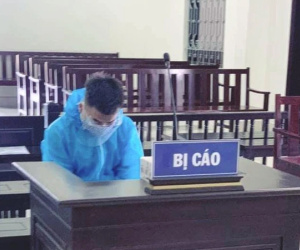 Thầy giáo phạt học trò nam dọn vệ sinh phòng thí nghiệm để dâm ô