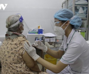 TP.HCM chuẩn bị tiêm vaccine Covid-19 mũi 3 cho người có nguy cơ cao