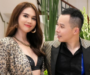 Vũ Khắc Tiệp tình tứ ôm eo Ngọc Trinh, ngọt ngào gọi người đẹp bằng 3 từ 'nói lên tất cả' sự biết ơn
