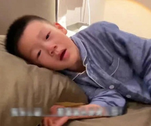 Phát hiện bố và mẹ tắm chung, con trai 6 tuổi khóc lóc đưa ra một yêu cầu khiến mẹ nghe xong hoảng hồn: Quá sức tưởng tượng!