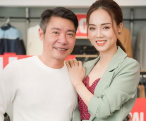 NS Công Lý xuất hiện tươi tắn, tình cảm bên vợ kém tuổi sau 3 tháng nhập viện điều trị