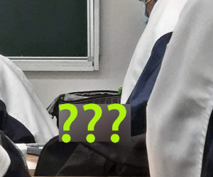 Ngồi ngay bàn đầu mà dám làm chuyện 'to gan', nữ sinh khiến giáo viên cũng phải cạn lời khi chứng kiến cảnh này