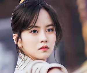 Top 10 nữ diễn viên Hàn đẹp nhất hiện nay do fan bình chọn: Son Ye Jin, Park Min Young không góp mặt!