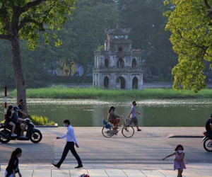 Sống ở Hà Nội rẻ hơn bao nhiêu so với TP. HCM, Bangkok, Phnom Penh, Singapore...?