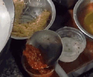 Dở khóc dở cười trước phản ứng của thanh niên khi nghe tin người yêu cũ vào quán mình ăn ốc, dân mạng tấm tắc: Mạnh mẽ lắm anh trai!