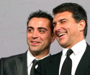 Muốn có Xavi, Laporta phải đích thân ra mặt