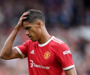Varane chấn thương nghỉ 1 tháng, lỡ 4 trận đại chiến cùng MU