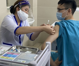 Khi nào Việt Nam tiêm vaccine COVID-19 mũi 3?