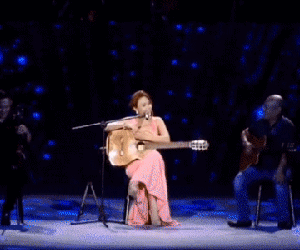 Chán hát Bolero hay cải lương rồi, Mỹ Tâm 'chơi trội' khi mang bài hit của mình đi... ngâm thơ