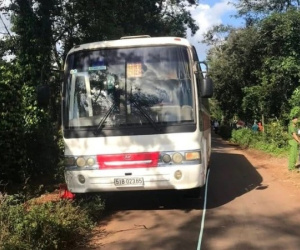 Vụ xe đưa đón học sinh không đóng cửa, một em ngã xuống đường tử vong: Xe hoạt động tự phát