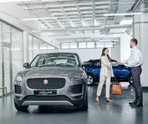 Jaguar Land Rover dành nhiều ưu đãi dịp cuối năm cho khách hàng mua xe