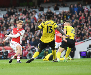 Thắng trận thứ 3 liên tiếp, Arsenal cướp vị trí thứ 5 của MU