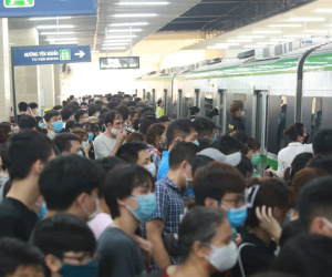 Ngày thứ 2 chạy tàu Cát Linh - Hà Đông: Lượng khách gấp đôi ngày đầu, với 54.121 người