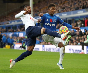Tottenham bị Everton cầm hòa ngày HLV Conte trở lại Ngoại hạng Anh