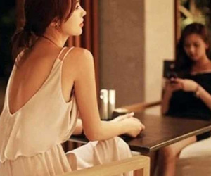 Chồng có biểu hiện này chứng tỏ chàng đang mơ tưởng về người đàn bà khác, vợ nên cảnh giác