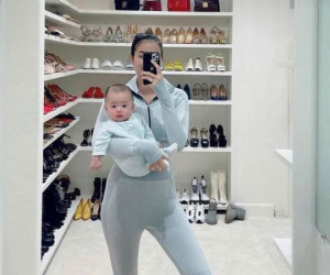 Phạm Hương khoe ảnh chụp cùng con trai, nàng Hậu gây chú ý căn phòng 'ngập tràn' đồ hiệu