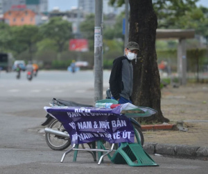 Phe vé trận Việt Nam vs Nhật Bản 'méo mặt', giảm giá kịch sàn vẫn ế khách