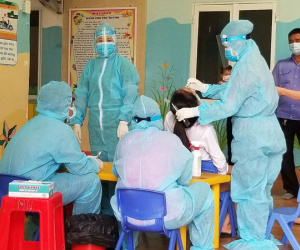 Người chưa tiêm đủ liều vắc-xin Covid-19 từ vùng có dịch về phải cách ly và xét nghiệm