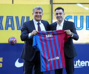 Xavi ra mắt Barca: 'Tôi muốn dẫn dắt Messi, Eto'o và Ronaldinho'