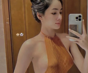 Hậu ồn ào tình ái với đại gia, Cẩm Đan xuất hiện với váy cắt khoét 'hiểm hóc' khiến fan 'nghẹt thở'