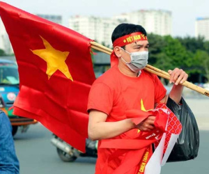 Ngay lúc này, CĐV Việt Nam đã đổ về Mỹ Đình tiếp sức cho thầy trò HLV Park Hang Seo