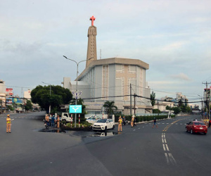 Nâng cấp độ dịch, địa phương rốt ráo chỉ đạo 'không vì đã tiêm vắc xin mà lơ là'